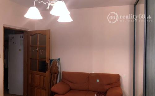 JAZERO - DONSKÁ 3 IZBOVÝ PEKNÝ BYT  68 M2 S LODŽIOU.