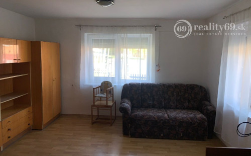 REZERVOVANÉ - MAĎARSKO - SZINPETRI - 2 IZBOVÝ ZREKONŠTRUOVANÝ RODINNÝ DOM