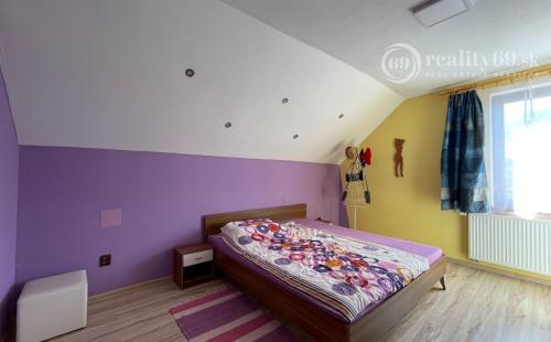 KECHNEC - KVALITNÁ NOVOSTAVBA 4 IZBOVÉHO RD  S BAZÉNOM.