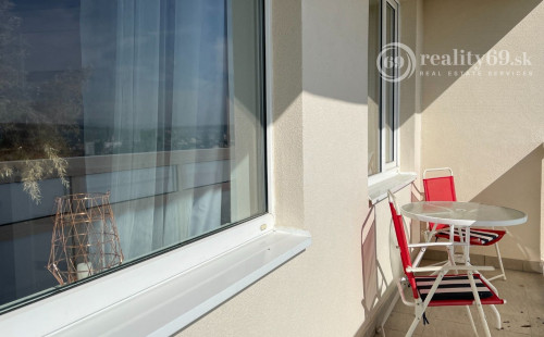 TERASA - IDANSKÁ -KOMPLET REKONŠTRUKCIA 1,5 IZBOVÝ BYT  S LODŽIOU.