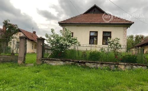 MAĎARSKO - PERECSE 3 IZBOVÝ SEDLIACKY DOM S LETNOU KUCHYŇOU