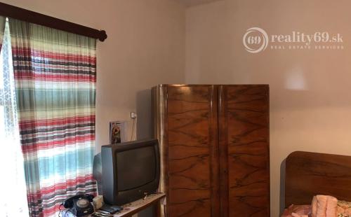 MAĎARSKO - PERECSE 3 IZBOVÝ SEDLIACKY DOM S LETNOU KUCHYŇOU