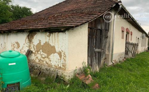 MAĎARSKO - PERECSE 3 IZBOVÝ SEDLIACKY DOM S LETNOU KUCHYŇOU