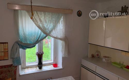 MAĎARSKO - PERECSE 3 IZBOVÝ SEDLIACKY DOM S LETNOU KUCHYŇOU