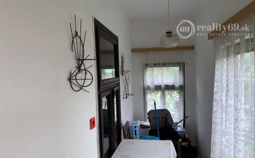 MAĎARSKO - PERECSE 3 IZBOVÝ SEDLIACKY DOM S LETNOU KUCHYŇOU