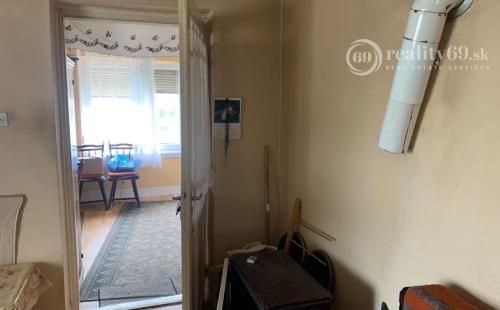 MAĎARSKO - BÓDVASZILAS 3 IZBOVÝ RD V KLUDNEJ ČASTI OBCE.