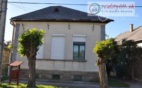 MAĎARSKO - GONC 3 IZBOVÝ  HISTORICKÝ RD NA VÝBORNOM MIESTE