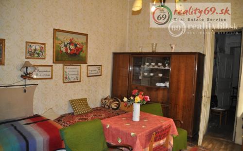 MAĎARSKO - GONC 3 IZBOVÝ  HISTORICKÝ RD NA VÝBORNOM MIESTE