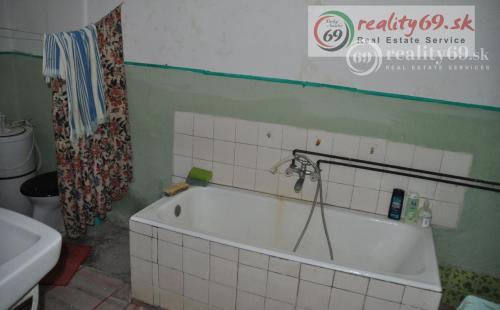 MAĎARSKO - GONC 3 IZBOVÝ  HISTORICKÝ RD NA VÝBORNOM MIESTE