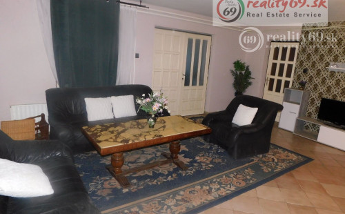 MAĎARSKO - KOMLOSKA 8 IZBOVÝ ZREKONŠTRUOVANÝ RD VCHODNÝ AJ AKO PENZIÓN