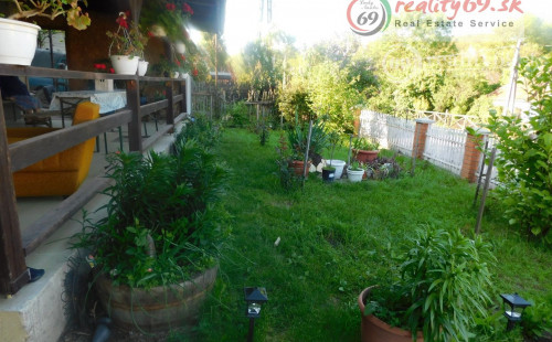 MAĎARSKO - KOMLOSKA 8 IZBOVÝ ZREKONŠTRUOVANÝ RD VCHODNÝ AJ AKO PENZIÓN