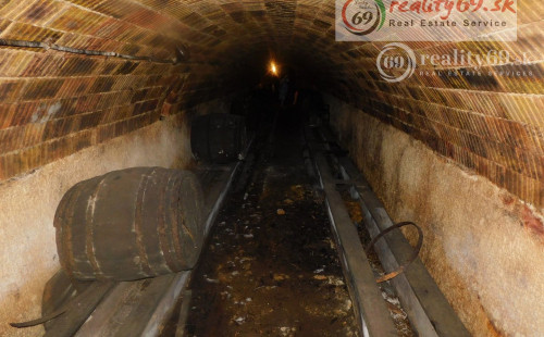 MAĎARSKO - KOMLOSKA 8 IZBOVÝ ZREKONŠTRUOVANÝ RD VCHODNÝ AJ AKO PENZIÓN