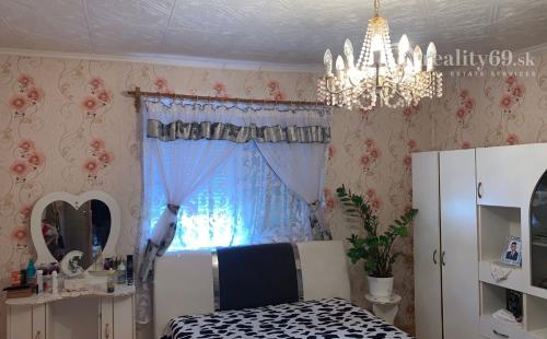 MAĎARSKO - SZENDRO PEKNÝ 2 IZBOVÝ RODINNÝ DOM PRI HLAVNEJ CESTE S VEĽKOU ZÁHRADOU