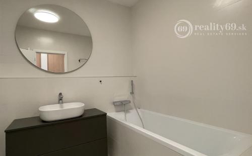 TERASA - ZARIADENÝ 2 IZBOVÝ BYT NOVÁ TERASA , LODŽIA, PARKING - NOVOSTAVBA.