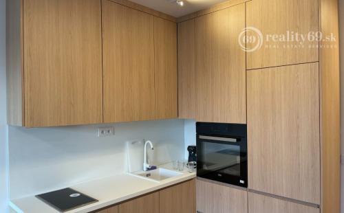 TERASA - ZARIADENÝ 2 IZBOVÝ BYT NOVÁ TERASA , LODŽIA, PARKING - NOVOSTAVBA.