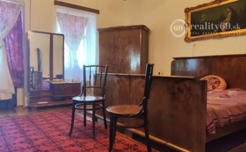 MAĎARSKO - BOLDOGKOVARALJA  3 IZBOVÝ RD 100 M2, POZEMOK 598 M2