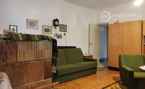 MAĎARSKO - BOLDOGKOVARALJA  3 IZBOVÝ RD 100 M2, POZEMOK 598 M2