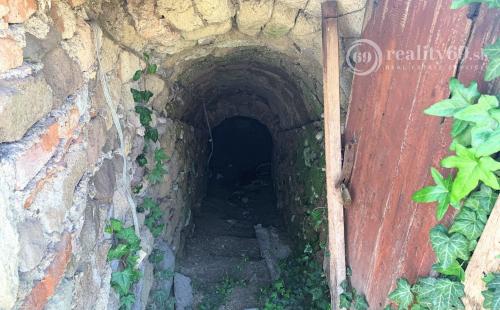 MAĎARSKO - BOLDOGKOVARALJA  2 IZBOVÝ RD 95 M2, POZEMOK 1053 M2