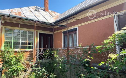 MAĎARSKO - BOLDOGKOVARALJA  2 IZBOVÝ RD 95 M2, POZEMOK 1053 M2