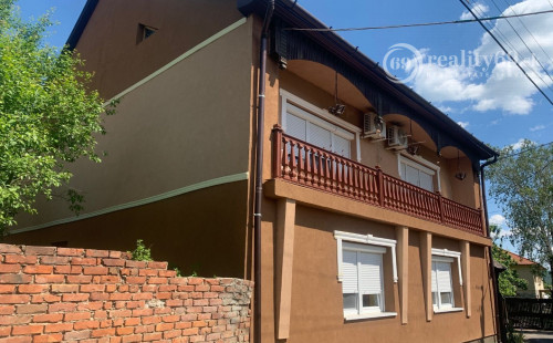 MAĎARSKO - SZENDRO LUXUSNÝ 4 IZBOVÝ ZREKONŠTRUOVANÝ RODINNÝ DOM