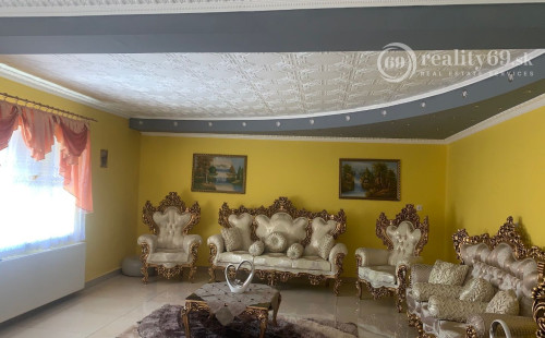 MAĎARSKO - SZENDRO LUXUSNÝ 4 IZBOVÝ ZREKONŠTRUOVANÝ RODINNÝ DOM