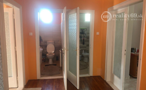 MAĎARSKO - SZENDRO LUXUSNÝ 4 IZBOVÝ ZREKONŠTRUOVANÝ RODINNÝ DOM