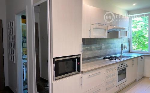 REZERVOVANÉ - STARÉ MESTO - HAVIARSKA 3 IZBOVÝ BYT S BALKÓNOM 65 M2 V TEHLOVOM OBYTNOM DOME