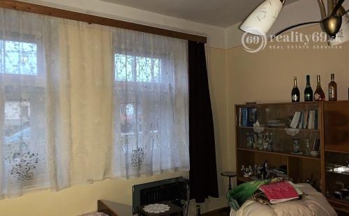 MAĎARSKO - HIDVEGARDÓ 3 IZBOVÝ RODINNÝ DOM V DOBROM POVODNOM STAVE, VÝBORNÁ LOKALITA