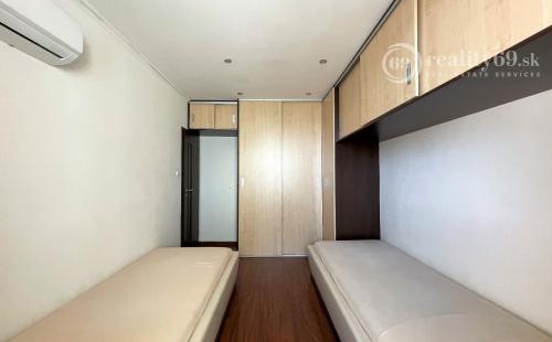 REZERVOVANÉ - PREŠOV - LOMICKÁ 3 IZBOVÝ BYT S LODŽIOU KOMPLETNÁ REKONŠTRUKCIA 65 M2