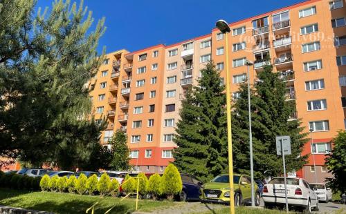 REZERVOVANÉ - PREŠOV - LOMICKÁ 3 IZBOVÝ BYT S LODŽIOU KOMPLETNÁ REKONŠTRUKCIA 65 M2