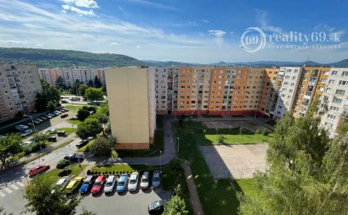 REZERVOVANÉ - PREŠOV - LOMICKÁ 3 IZBOVÝ BYT S LODŽIOU KOMPLETNÁ REKONŠTRUKCIA 65 M2