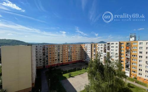 REZERVOVANÉ - PREŠOV - LOMICKÁ 3 IZBOVÝ BYT S LODŽIOU KOMPLETNÁ REKONŠTRUKCIA 65 M2