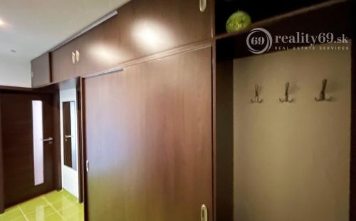 REZERVOVANÉ - PREŠOV - LOMICKÁ 3 IZBOVÝ BYT S LODŽIOU KOMPLETNÁ REKONŠTRUKCIA 65 M2