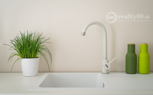 CENTRUM MESTA - LUXUSNÉ MODERNÉ APARTMÁNY FLORIÁNSKA KOMPLETNE ZARIADENÉ.