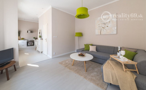 CENTRUM MESTA - LUXUSNÉ MODERNÉ APARTMÁNY FLORIÁNSKA KOMPLETNE ZARIADENÉ.