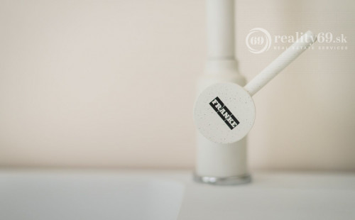 CENTRUM MESTA - LUXUSNÉ MODERNÉ APARTMÁNY FLORIÁNSKA KOMPLETNE ZARIADENÉ.