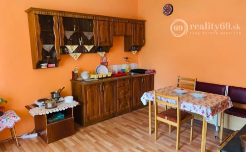 MAĎARSKO - BÓDVASZILAS 3 IZBOVÝ RD V OBCI S KOMPLETNOU INFRAŠTRUKTÚROU