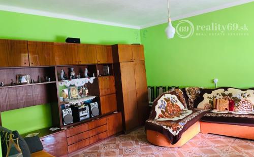 MAĎARSKO - BÓDVASZILAS 3 IZBOVÝ RD V OBCI S KOMPLETNOU INFRAŠTRUKTÚROU