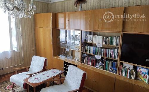 MAĎARSKO - INÁNCS PEKNÝ 4 IZBOVÝ DOM V PEKNEJ OBCI, UPRAVENÝ POZEMOK