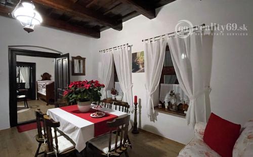 PRENÁJOM -  GALVÁCS PEKNÁ 3 IZBOVÁ  CHALUPA, KRÁSNA PRÍRODA.