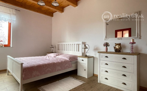 PRENÁJOM - AGGTELEK ROMANTICKÝ VIDIECKY DOM IBA 70 KM OD KOŠÍC -  V KRÁSNOM PROSTREDÍ