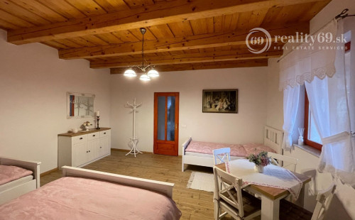 PRENÁJOM - AGGTELEK ROMANTICKÝ VIDIECKY DOM IBA 70 KM OD KOŠÍC -  V KRÁSNOM PROSTREDÍ