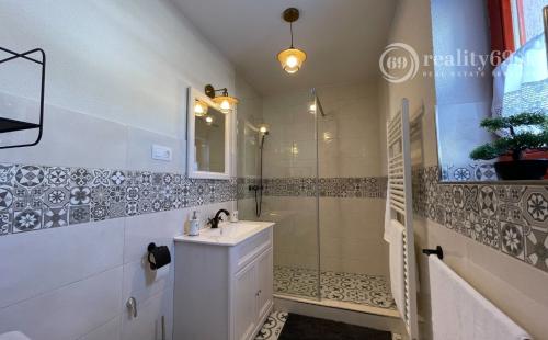 PRENÁJOM - AGGTELEK ROMANTICKÝ VIDIECKY DOM IBA 70 KM OD KOŠÍC -  V KRÁSNOM PROSTREDÍ