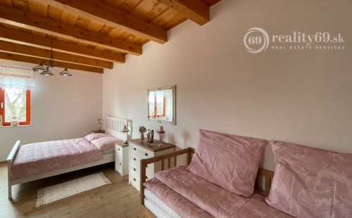 PRENÁJOM - AGGTELEK ROMANTICKÝ VIDIECKY DOM IBA 70 KM OD KOŠÍC -  V KRÁSNOM PROSTREDÍ