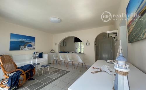 PREDANÉ - MAĎARSKO - JAZERO RAKACA - PEKNÁ 2 IZBOVÁ CHATA PRI JAZERE S TERASOU.