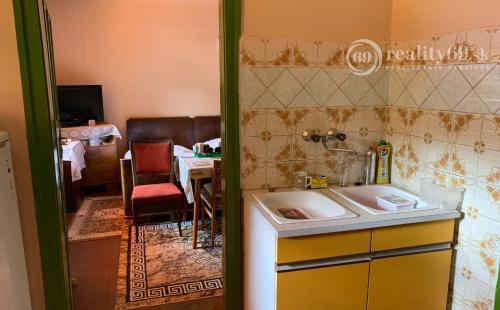 MAĎARSKO - ZSUJTA 25 KM OD KOŠIC KRÁSNY TEHLOVÝ DOM, RYBÁRSKE PROSTREDIE, RELAX.