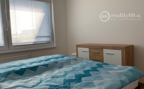 STARÉ MESTO - STROJÁRENSKÁ NOVOSTAVBA 2 IZBOVÝ KOMPLETNE ZARIADENÝ TEHLOVÝ BYT.