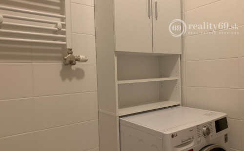 STARÉ MESTO - STROJÁRENSKÁ NOVOSTAVBA 2 IZBOVÝ KOMPLETNE ZARIADENÝ TEHLOVÝ BYT.