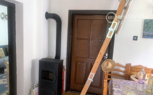 MAĎARSKO - JAZERO RAKACA - 4 IZBOVÁ CHATA S OBYTNÝM PODKROVÍM, SAMOSTATNÁ PIVNICA S VINÁRŇOU.