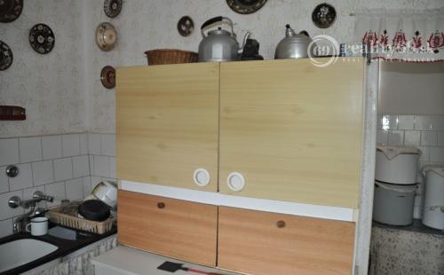 MAĎARSKO - GONC 2 A POLIZBOVÝ RD NA VÝBORNOM MIESTE S UDRŽIAVANOU KVETINOVOU ZÁHRADOU.